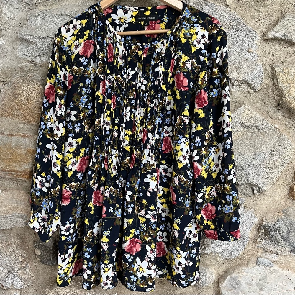 Banana Republic Floral Collarless Button Down with Slight Ruffle at top